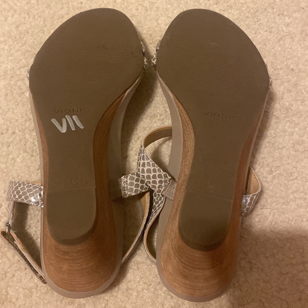 Vionic Sandals - Picture 5 of 6